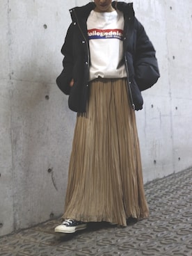 「Ungrid（アングリッド）のCollegedaleロゴロングスリーブTee（Tシャツ/カットソー）」を使った、福本 茉以さん（レディース・160cm）の秋コーディネート