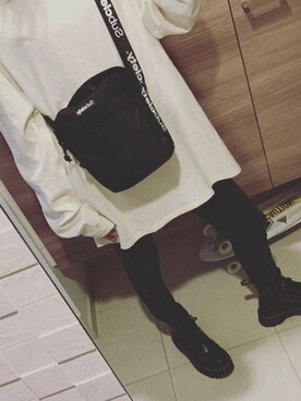「FOG ESSENTIALS（エフオージーエッセンシャルズ）のアイテム（Tシャツ/カットソー、ホワイト系）」を使った、nakkさん（レディース・165cm）の冬コーディネート