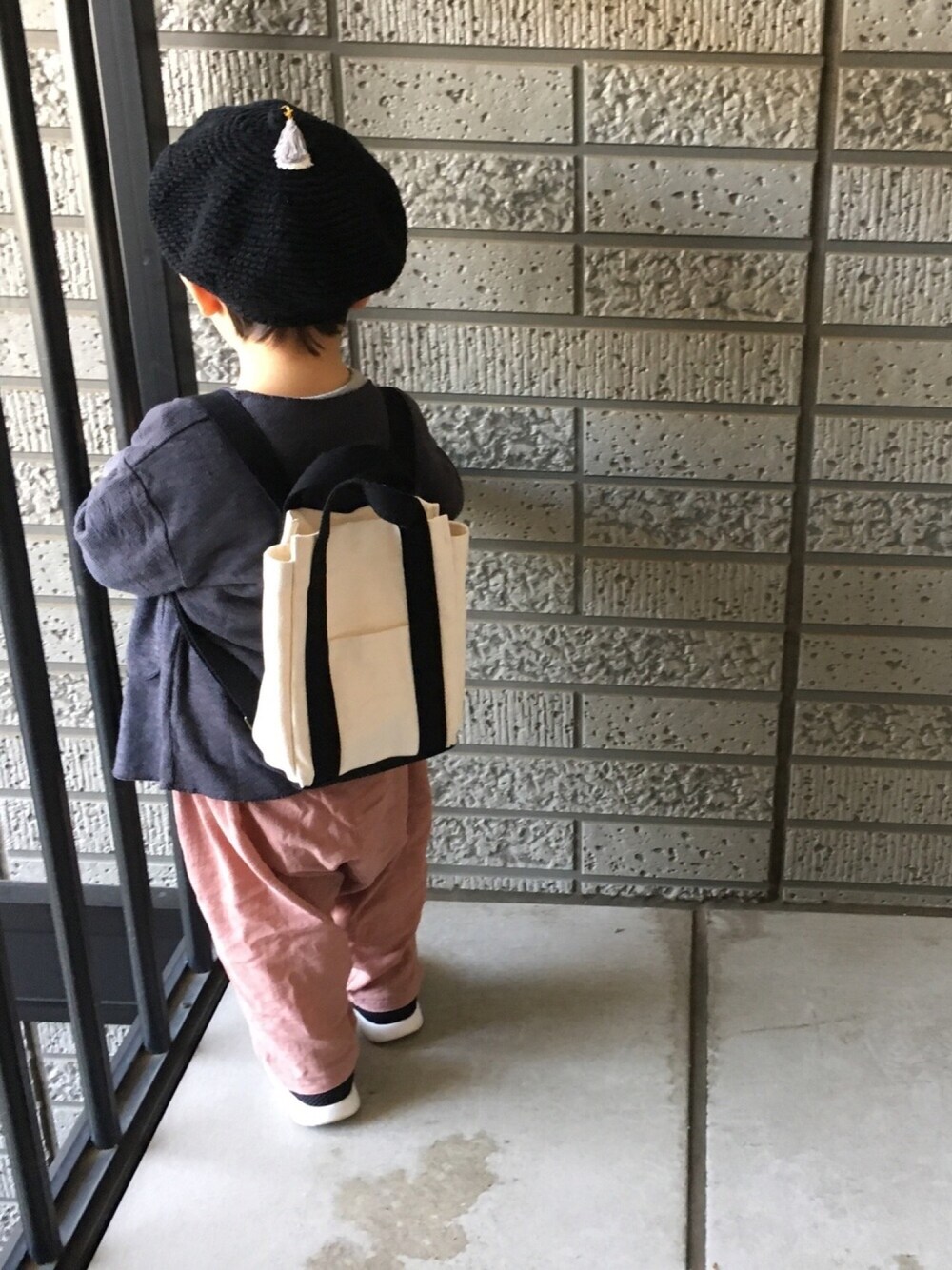 「休日スタイル、おとこのこ、くすみピンク、monmimi、ベレー帽、韓国子供服、ボーダー、カーティガン、1歳11ヶ月」｜「monmimiのアイテム（その他パンツ、ピンク系）」を使った、*Amane𓃰*さん（キッズ・90cm）の春コーディネートの1枚目の写真