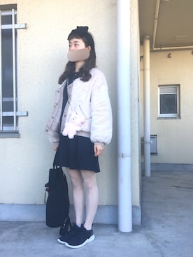 「ヘアバンド」｜「アイテム（PC・スマホグッズ/家電）」を使った、うな子さん（レディース・154cm）の春コーディネート