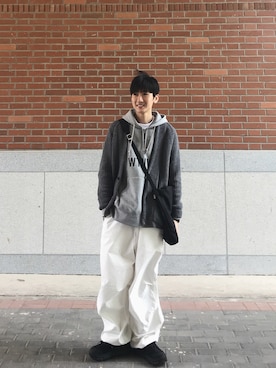 「HOKA（ホカ）のHOKA ONE ONE/ホカ オネ オネ　TOR ULTRA LOW WP/トールウルトラローウォータープルーフ（スニーカー）」を使った、Aruさん（メンズ・175cm）の春コーディネート