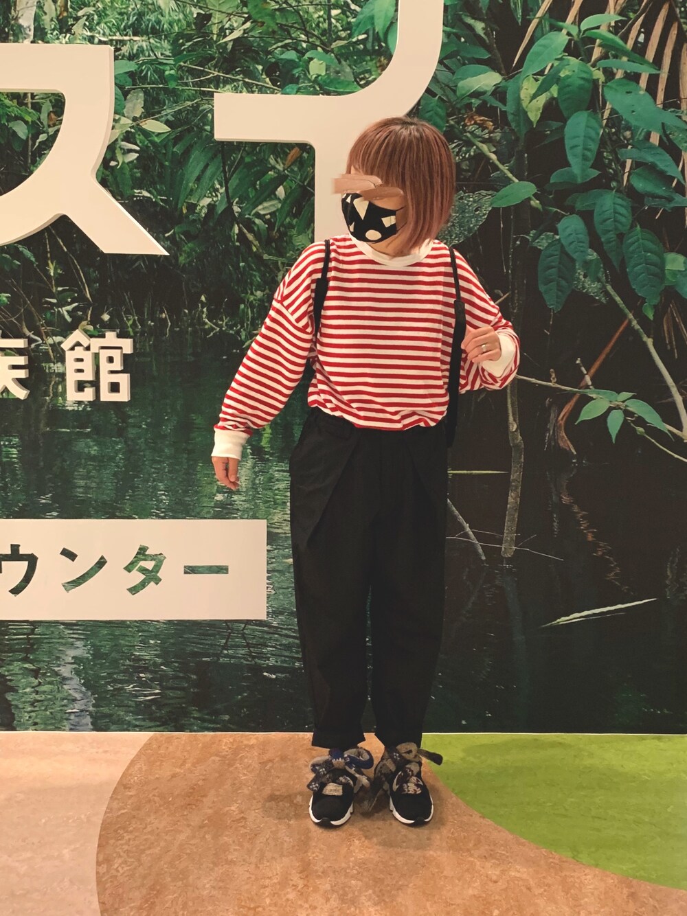 「ボーダー、ボーダートップス、低身長コーデ、ニットシューズ、ウエストマーク、ナップサック、スニーカーコーデ、ブラック」｜「BLACK COMME des GARCONSのアイテム（バックパック/リュック、ブラック系）」を使った、yukaさん（レディース・152cm）の秋コーディネートの1枚目の写真