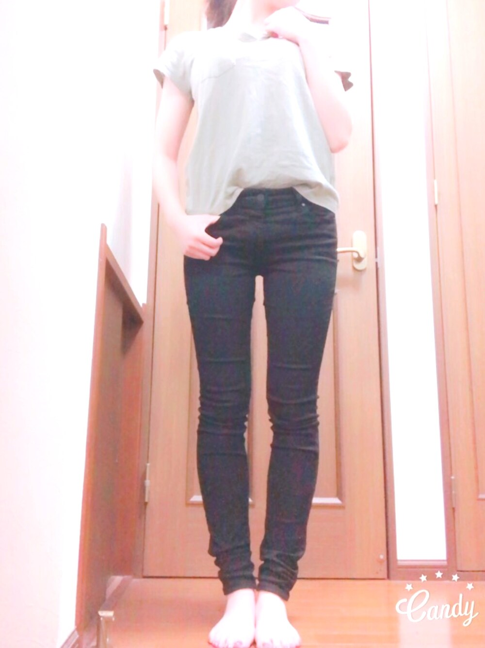 「one wayのアイテム（Tシャツ/カットソー、グリーン系）」を使った、Yunaさん（レディース・167cm）の夏コーディネートの1枚目の写真