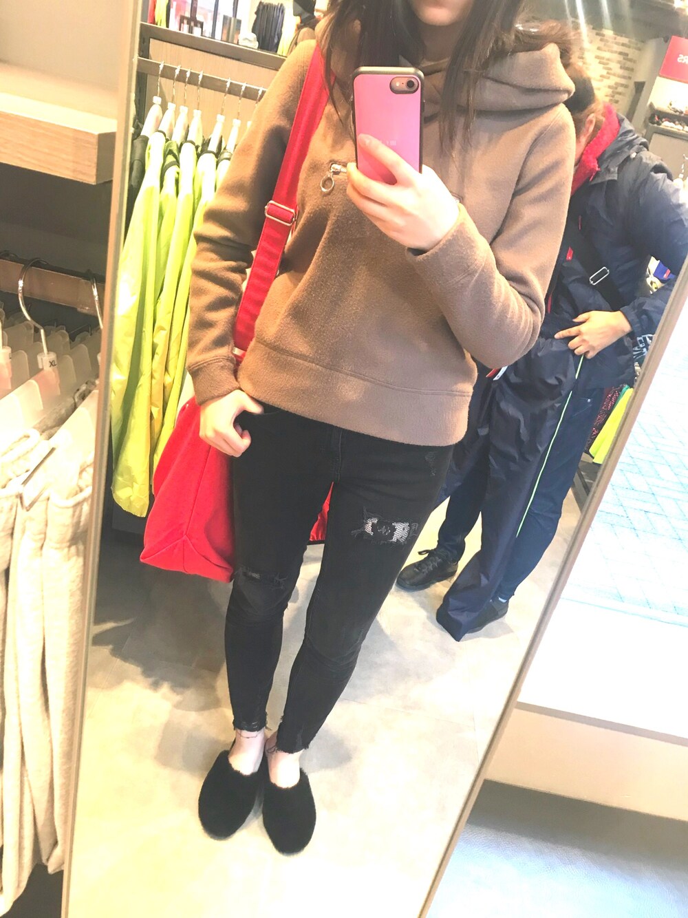 「おしゃれさんと繋がりたい、Heather、AS KNOW AS PINKY、ZARA、Anello、フォローお願いします、いいね、save」｜「HeatherのFファーミュール  742608（その他シューズ、ブラック系）」を使った、Yunaさん（レディース・167cm）の冬コーディネートの1枚目の写真