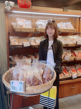「Abercrombie&Fitch（アバークロンビーアンドフィッチ）のアイテム（スタジャン）」を使った、Kelly Fok Kin Yuさん（レディース・153cm）の夏コーディネート