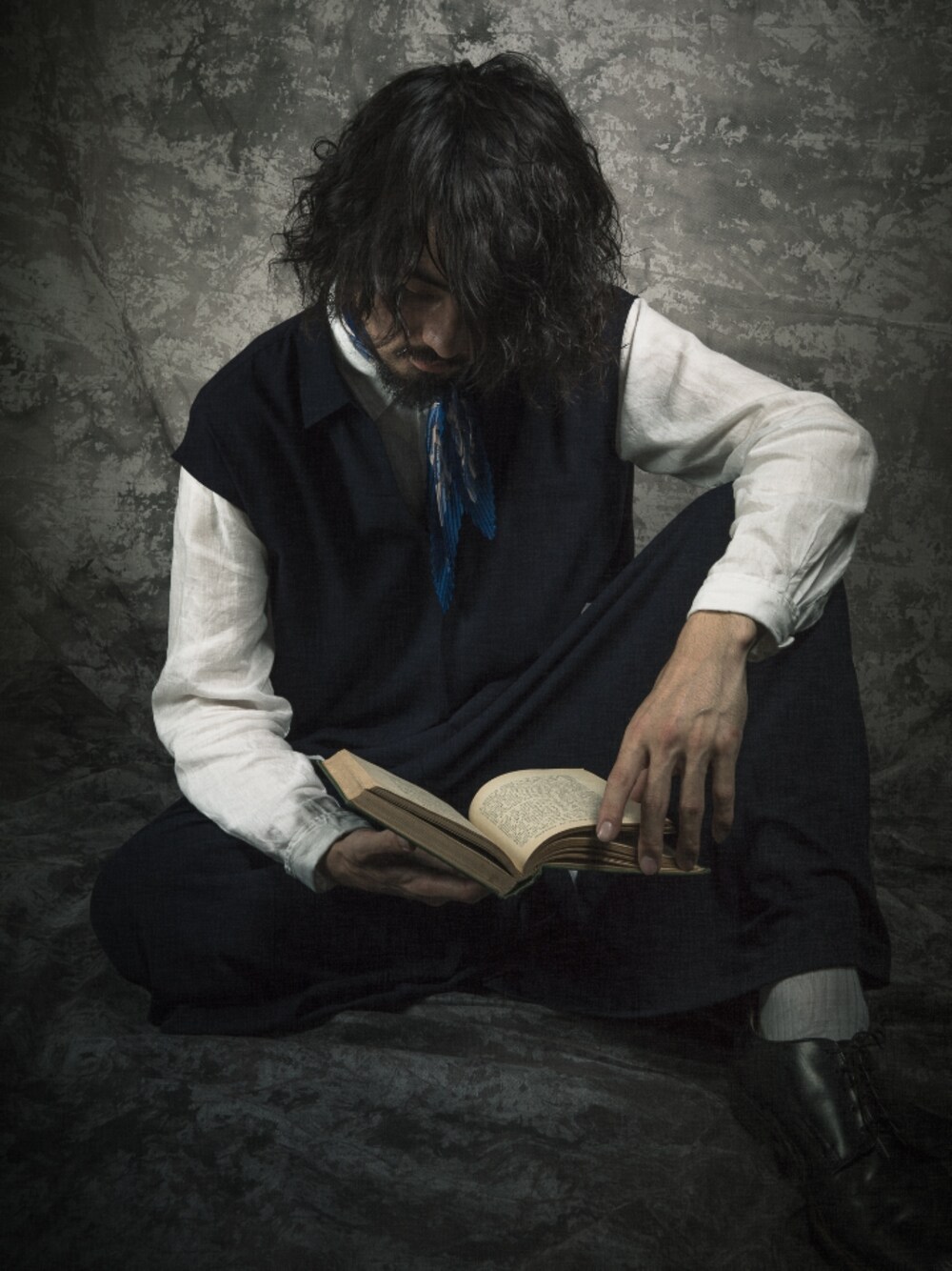 「UNIQLO、ユニクロ」｜「UNIQLOのアイテム（ワンピース、ブルー系）」を使った、菅澤明男さん（メンズ・182cm）の春コーディネートの1枚目の写真