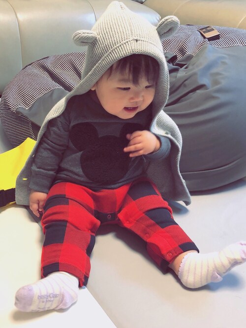 肉叽叽肉叽叽 is wearing babyGAP