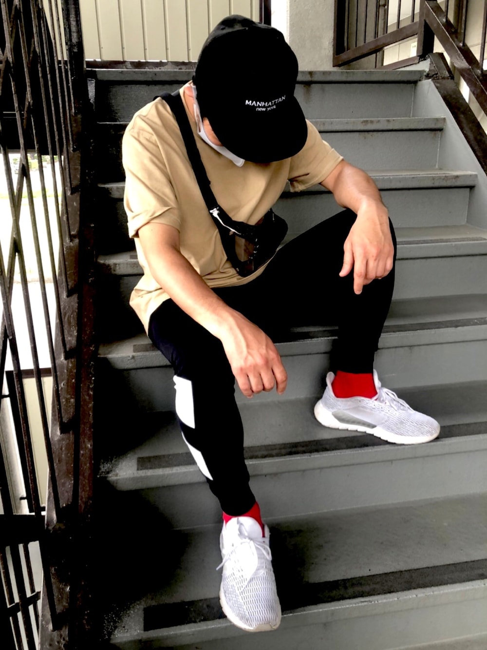 「おしゃれさんと繋がりたい、オトナカジュアル、ストリート、ストリートMIX、ストリートコーデ、ストリート系、ストリート服が好き、ストリートカジュアル、ZARA、ZARA MAN」｜「ZARA MANのアイテム（その他パンツ、ブラック系）」を使った、Makotoさん（メンズ・171cm）の春コーディネートの1枚目の写真