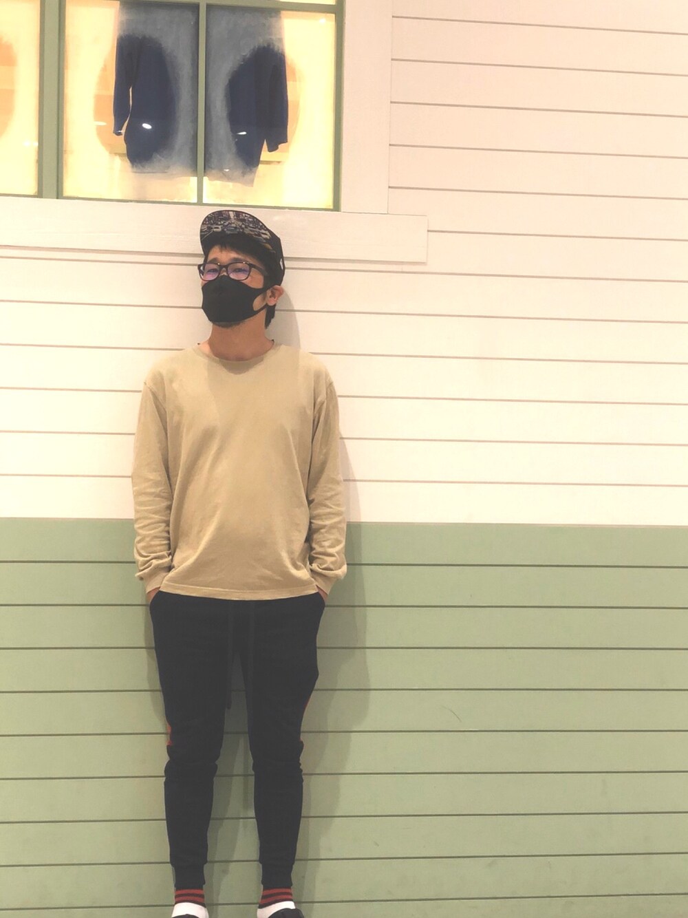 「シンプルコーデ、夏コーデ、おしゃれさんと繋がりたい、リラックススタイル、日常、おしゃれ好き変態部、おしゃれ、おっさん、ラフ」｜「NEW ERAのアイテム（キャップ、ブラック系）」を使った、Makotoさん（メンズ・171cm）の春コーディネートの1枚目の写真