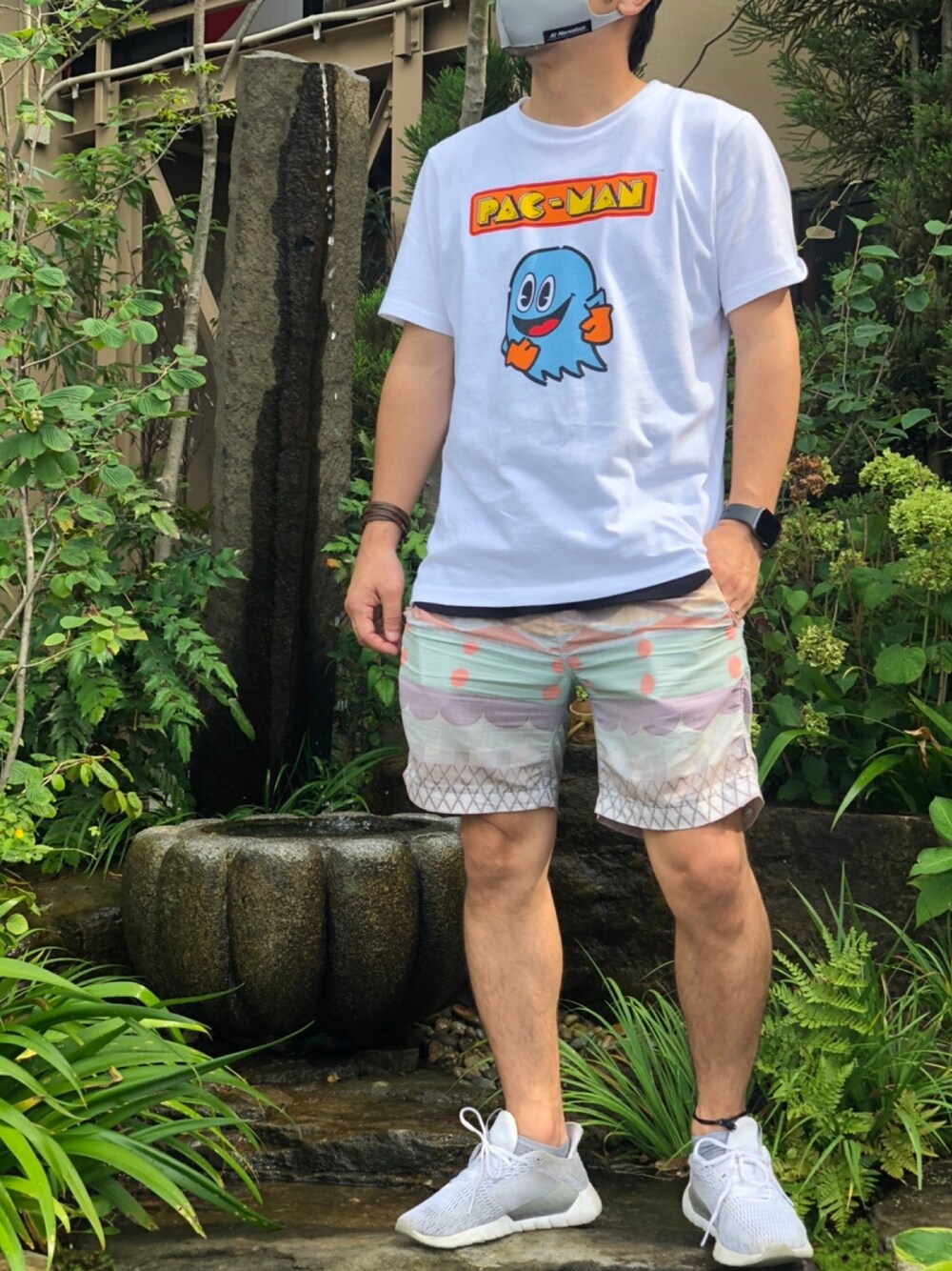 「Tシャツ、パックマン、デウス、メンズアイテム、ビッグT」｜「DEUS EX MACHINAのアイテム（パンツ、グリーン系）」を使った、Makotoさん（メンズ・171cm）の夏コーディネートの1枚目の写真