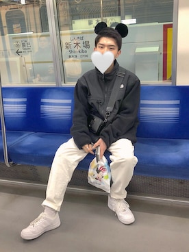 「MARC JACOBS（マークジェイコブス）のアイテム（ショルダーバッグ）」を使った、Tomofumiさん（メンズ・165cm）の冬コーディネート