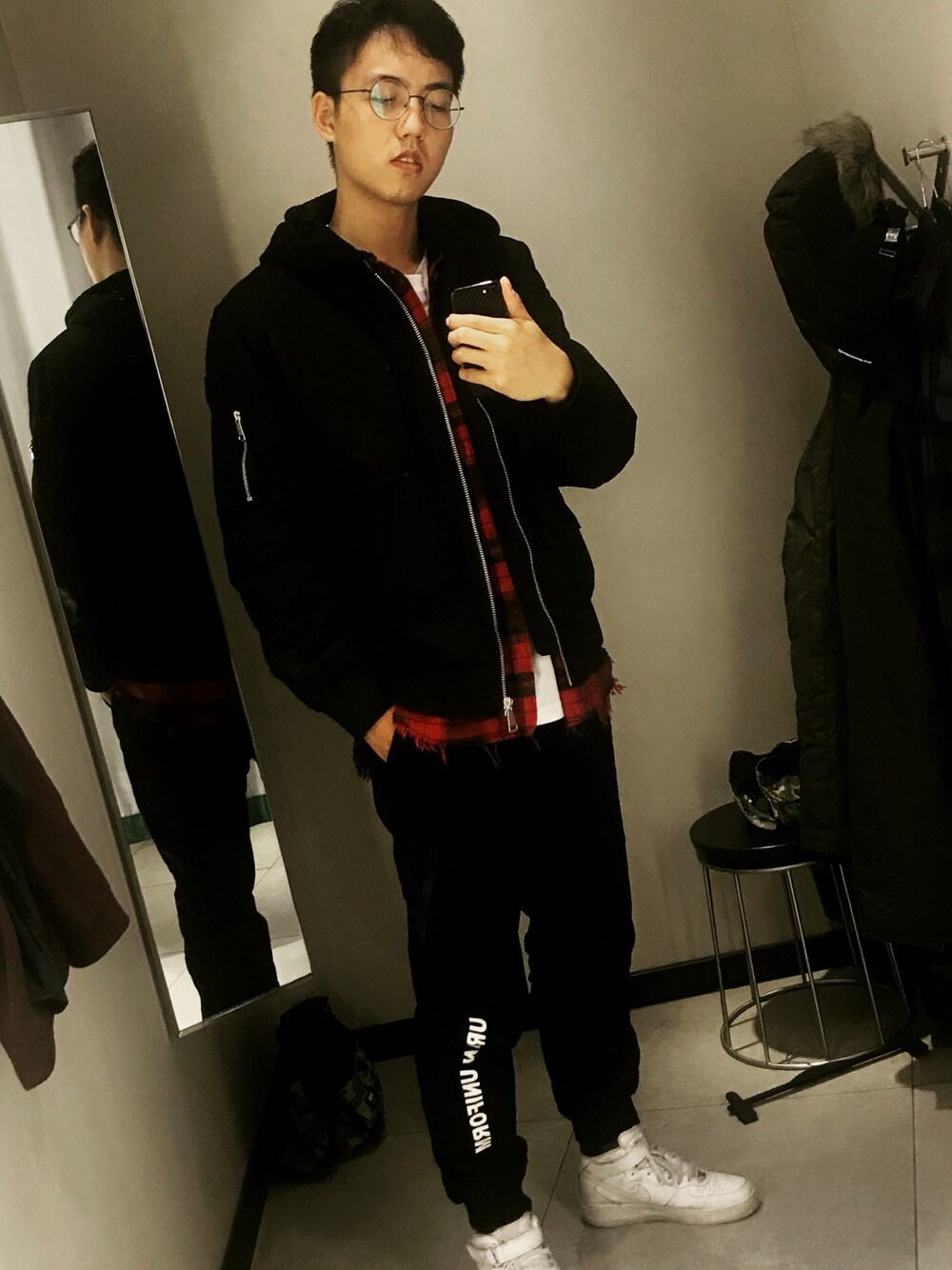 「H&Mのアイテム（トップス、ブラック系）」を使った、Terry_Futureさん（メンズ・186cm）の冬コーディネートの1枚目の写真