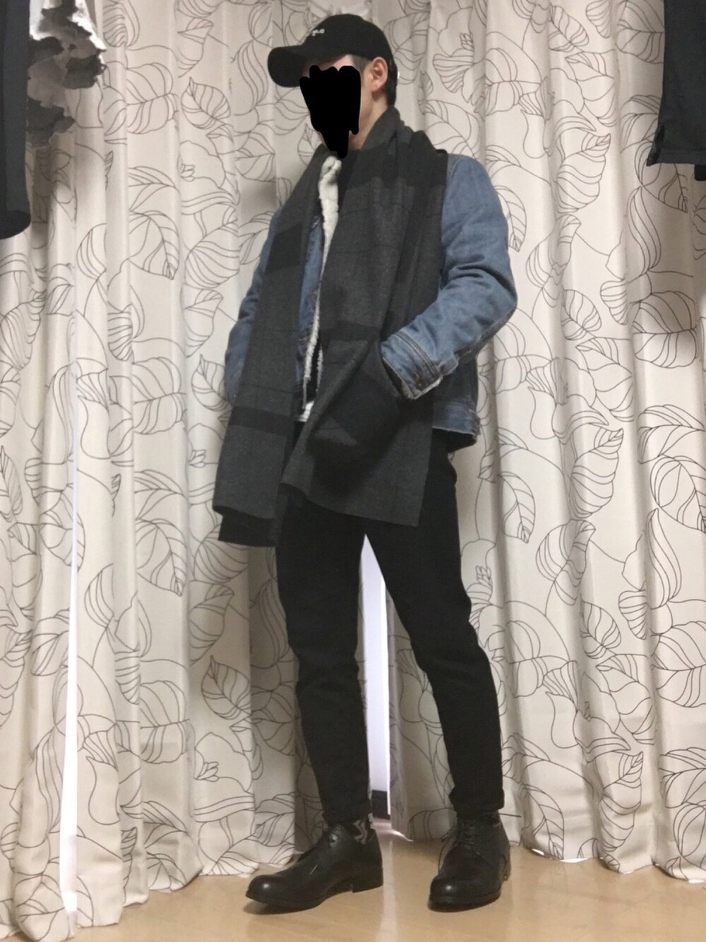 「PADRONE、agnes b.、my beautiful landlet、UNIQLO、GU、MARCOMONDE、大判ストール、革靴」｜「agnes b.のGL11　CASQUETTE（キャップ、ブラック系）」を使った、tyangeさん（メンズ・165cm）の冬コーディネートの1枚目の写真