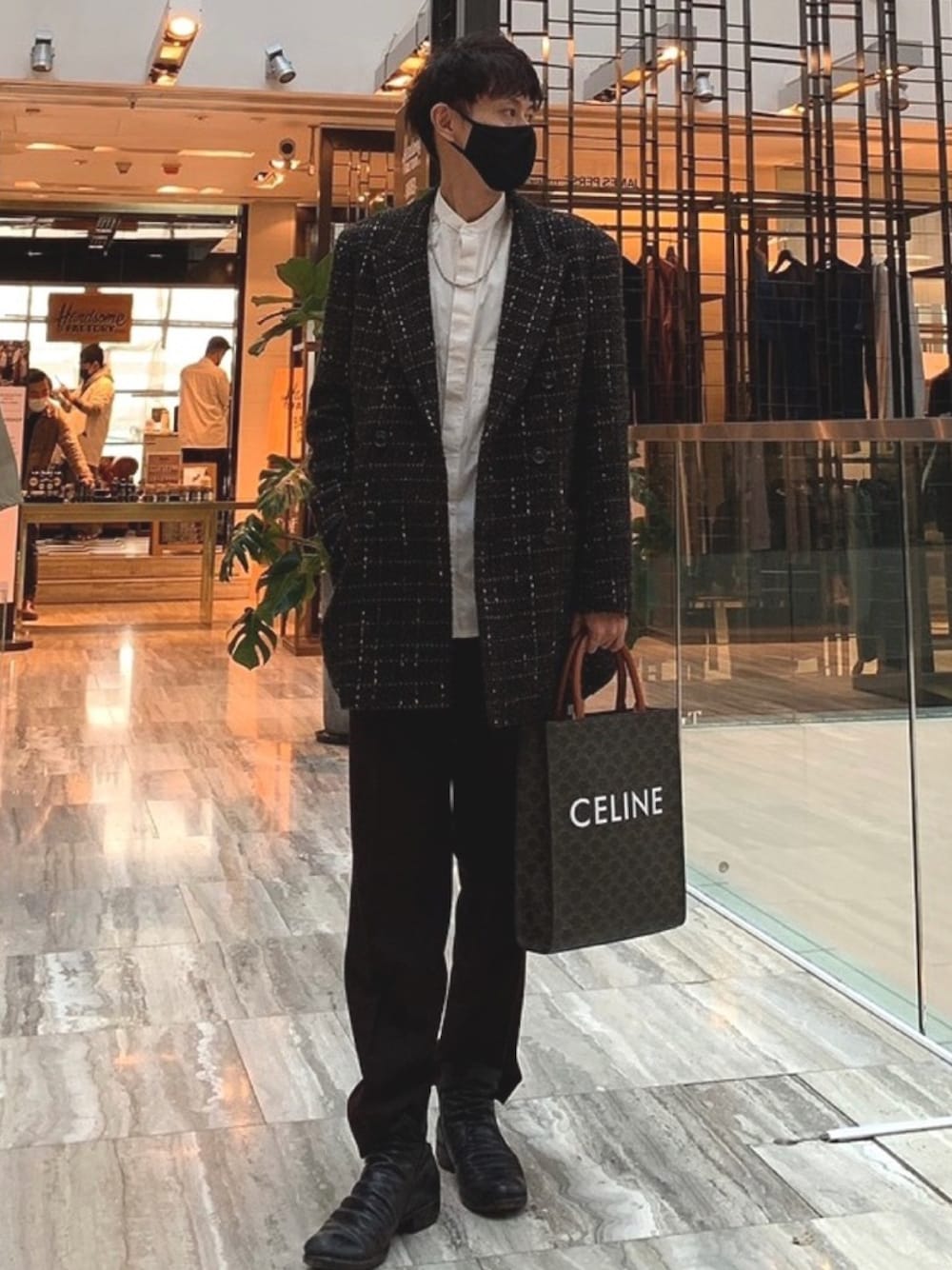「ユニクロ、ユニクロコーデ、UNIQLO+J、セリーヌ、CELINE、FFIXXED STUDIOS、anderssonbell、PHILIPPE AUDIBERT、niladmirari、きれいめスタイル」｜「ANDERSSON BELLのアイテム（テーラードジャケット、ブラウン系）」を使った、Momotaro Sakamotoさん（メンズ・172cm）の冬コーディネートの1枚目の写真
