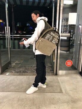 「DIESEL」｜「アイテム（ブルゾン）」を使った、モーシーさん（メンズ・179cm）の春コーディネート