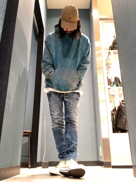 「DIESEL」｜「アイテム（キャップ）」を使った、モーシーさん（メンズ・179cm）の春コーディネート