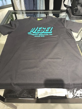 「DIESEL（ディーゼル）のメンズ Tシャツ 半袖 プリント ロゴ オーガニックコットン（Tシャツ/カットソー、ブラック系）」を使った、モーシーさん（メンズ・179cm）の夏コーディネート