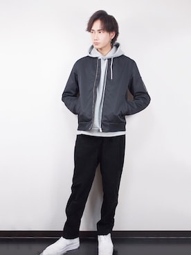 「URBAN RESEARCH（アーバンリサーチ）のアイテム（MA-1）」を使った、まおさん（メンズ・180cm）の春コーディネート