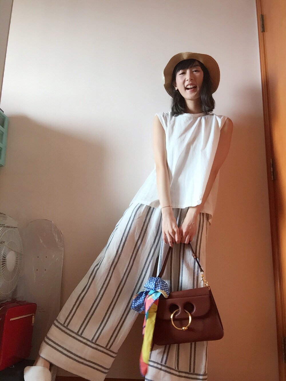 「outfit、白、J.W.anderson、BEAMS、mango」｜「BEAMSのアイテム（シャツ/ブラウス、ホワイト系）」を使った、蔡穎恩さん（レディース・163cm）の夏コーディネートの1枚目の写真