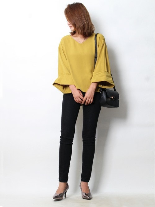 PierrotPierrot�X�^�b�t����l�Ɏ��������R�X�p�������͂�����́u�i�b�j�v���g�����R�[�f�B�l�[�g