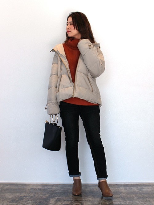 PierrotPierrotスタッフ★大人に似合う高コスパ服をお届けさんのニット/セーター「ざっくりVネック畦編みニットトップス(Pierrot|ピエロ)」を使ったコーディネート