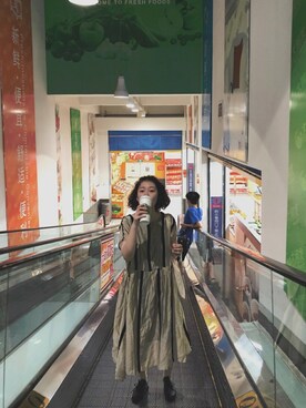 「marchenのアイテム（ワンピース、ゴールド系）」を使った、Arenologyさん（レディース・158cm）の秋コーディネート