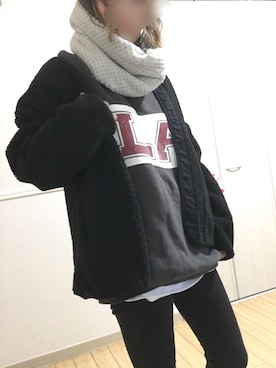 「via j（ヴィアジェイ）のvia j (ヴィアジェイ) LA "LOGO "BIGトレーナー（スウェット、グレー系）」を使った、Nozomiさん（レディース・160cm）の冬コーディネート