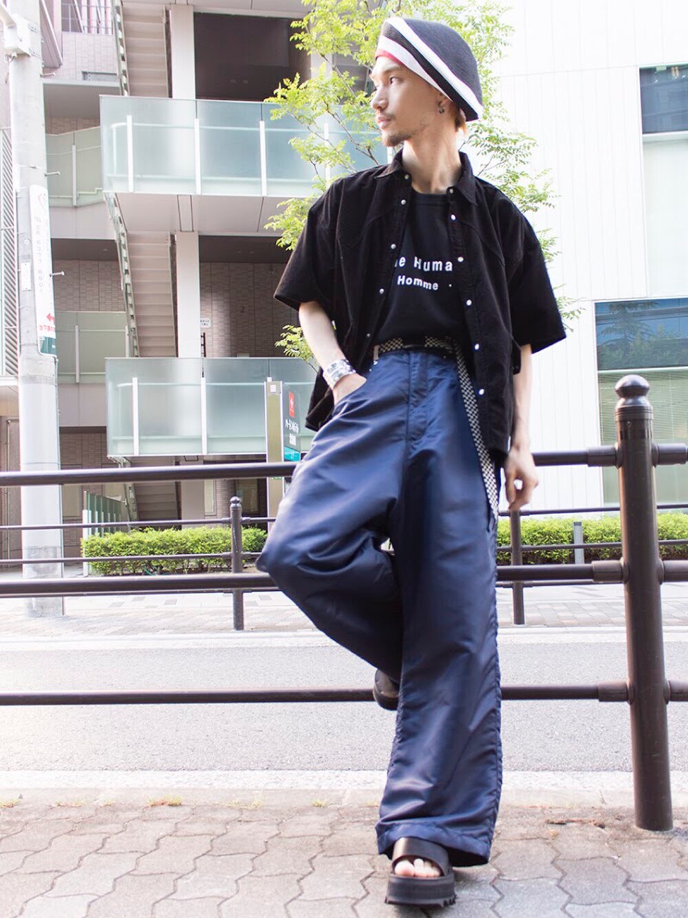 「ナイロンパンツ、サマーベレー、ワイドパンツ、ビックシルエット、phingerin、HEALTH、LANDLORD、JUTTA NUEMANN」｜「PHINGERINのアイテム（帽子、その他）」を使った、やすだたかひろさん（メンズ・176cm）の夏コーディネートの1枚目の写真