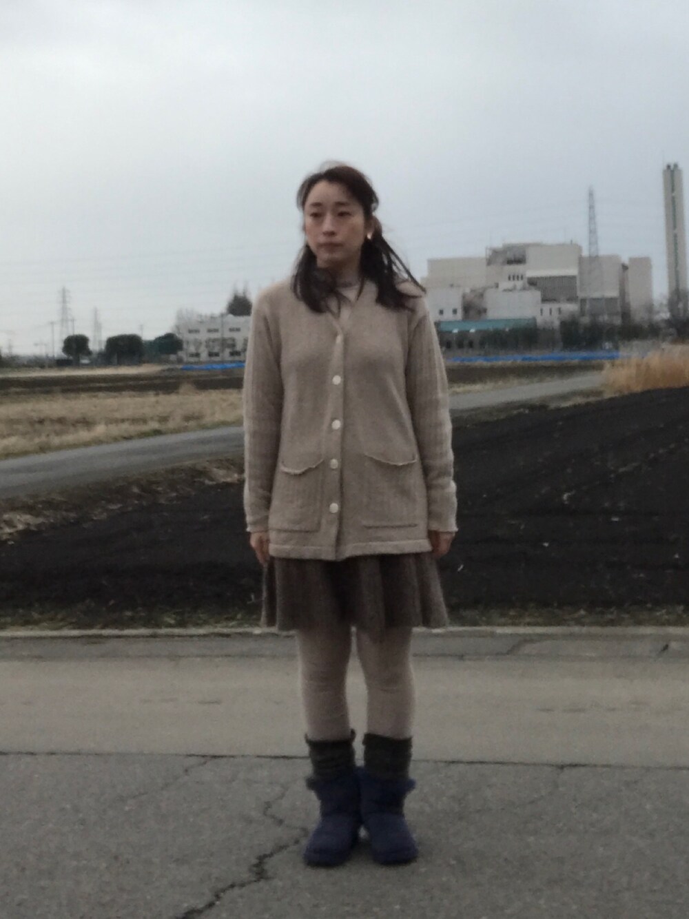 「SHIPSのアイテム（カーディガン/ボレロ、ベージュ系）」を使った、chankochantoさん（レディース・157cm）の春コーディネートの1枚目の写真