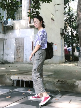 「MONKI（モンキ）のアイテム（カーゴパンツ）」を使った、DeNi_的你さん（レディース・158cm）の秋コーディネート