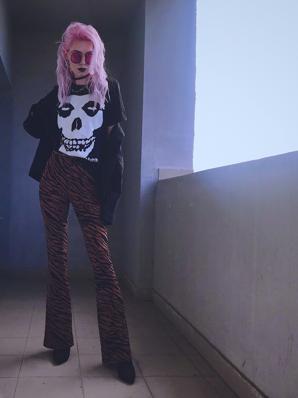 「girl、rock、spring、animal print、misfits、90’s、summer」｜「stradivariusのアイテム（その他パンツ、その他）」を使った、Xeniaさん（レディース・178cm）の春コーディネートの1枚目の写真