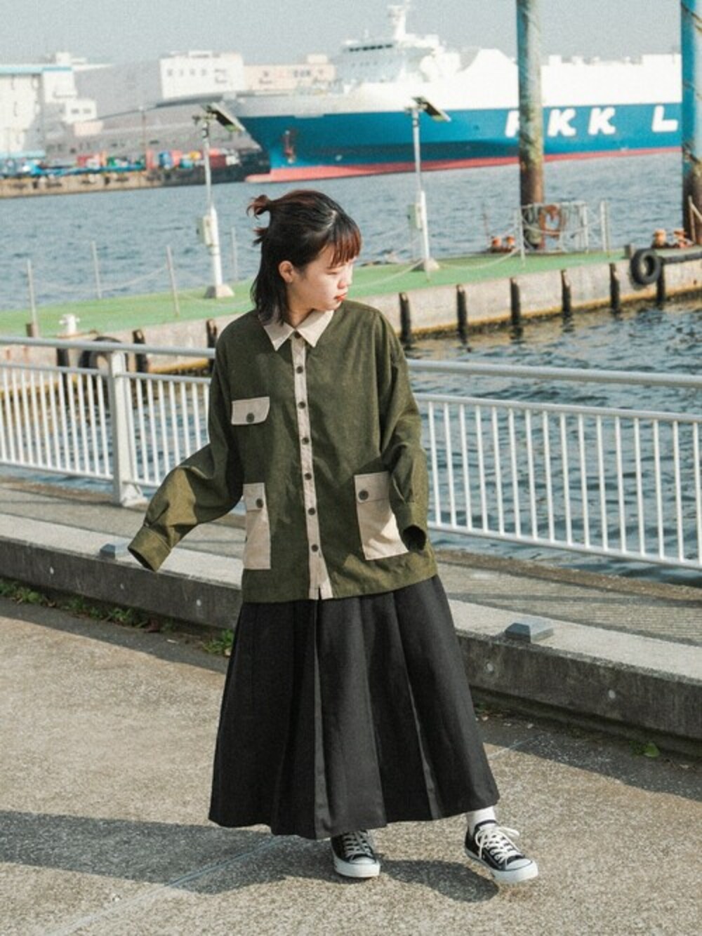 kutir_officialさんの「ワイドプリーツスカート（kutir）」を使ったコーディネートの1枚目の写真