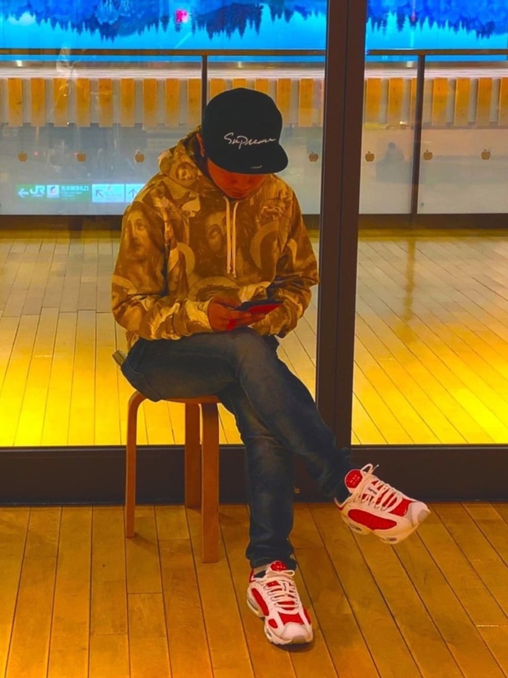 「supreme、GU、カステルバジャック、キャップ、スキニー、エアマックス、TAILWIND、street、ストリート系」｜「Supreme のアイテム（キャップ、グリーン系）」を使った、mahirooooooo（相互）さん（メンズ・172cm）の秋コーディネートの1枚目の写真