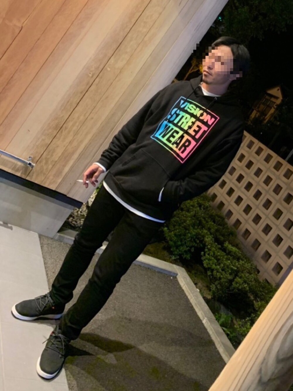 「VISON STREET WEAR、GU men's、ストリート、大戸屋、シンプル、gravis、黒コーデ、メンズコーデ、ストリート系」｜「VISON STREETのアイテム（パーカー、ブラック系）」を使った、mahirooooooo（相互）さん（メンズ・172cm）の秋コーディネートの1枚目の写真