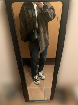 「UNIQLO（ユニクロ）のアイテム（デニムパンツ、ブルー系）」を使った、tsumugi さん（レディース・154cm）の冬コーディネート