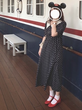 「kutir（クティール）の深襟ワンピース（ワンピース、ブラック系）」を使った、Chicaさん（レディース・162cm）の秋コーディネート