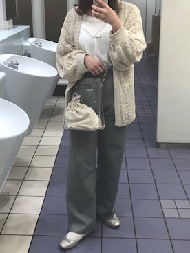 「one after another NICE CLAUP（ワンアフターアナザーナイスクラップ）のアイテム（パンツ、ブルー系）」を使った、Chicaさん（レディース・162cm）の春コーディネート