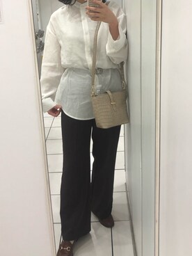 「GU（ジーユー）のアイテム（スラックス、ブラウン系）」を使った、Chicaさん（レディース・162cm）の春コーディネート