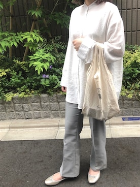 「apres jour mignon（アプレジュールミニョン）のバンドカラーオーバーシャツ【ZOZOTOWN限定アイテム】（シャツ/ブラウス、ホワイト系）」を使った、Chicaさん（レディース・162cm）の春コーディネート