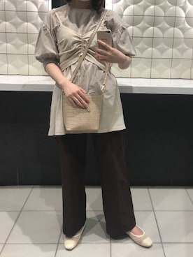 「GU（ジーユー）のアイテム（スラックス、ブラウン系）」を使った、Chicaさん（レディース・162cm）の夏コーディネート