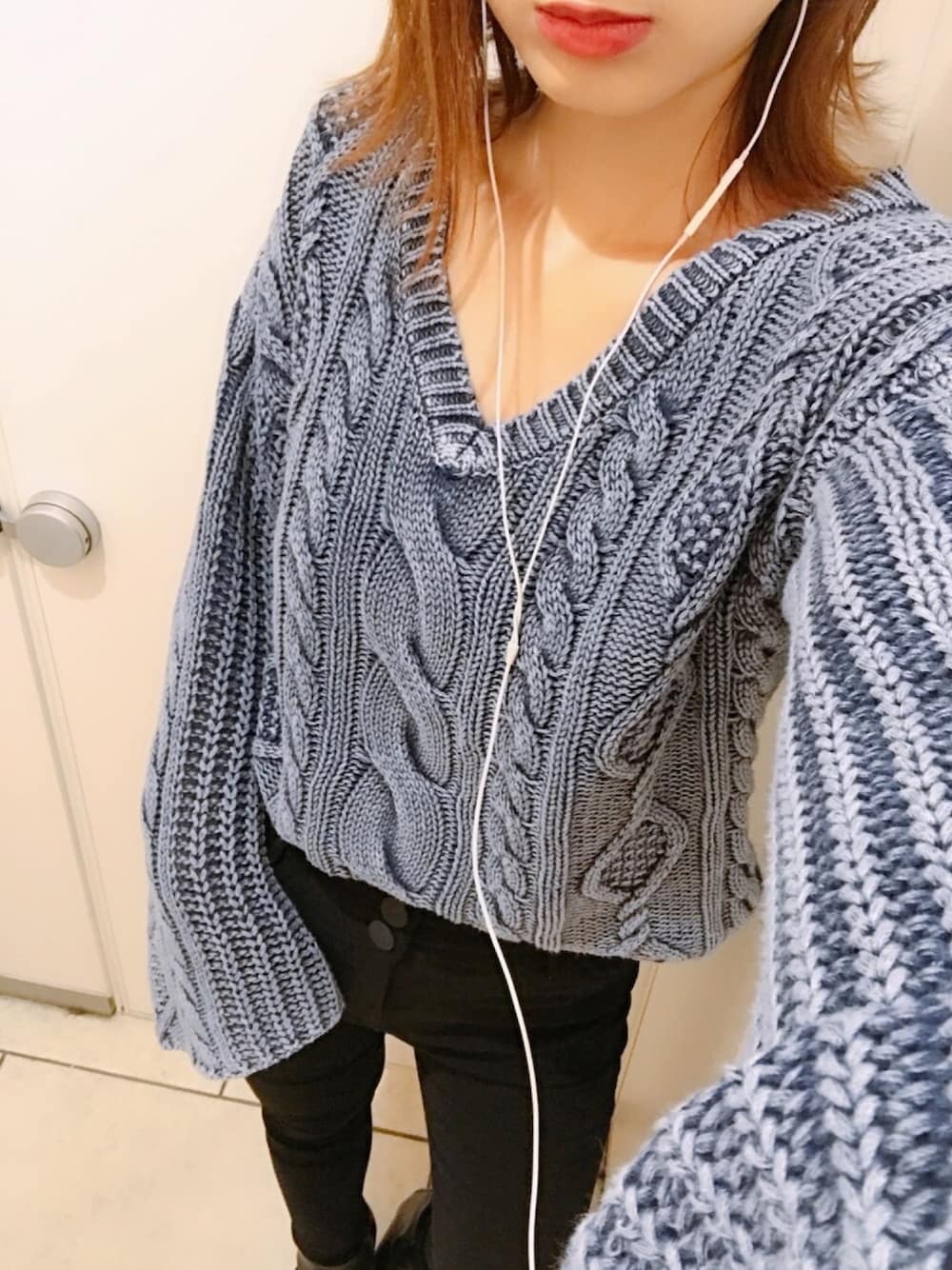 「秋服準備はじめました、秋服、ニット、シンプル、アンビー、ラフ」｜「ENVYMのアイテム（ニット/セーター、ブルー系）」を使った、yukiさん（レディース・158cm）の秋コーディネートの1枚目の写真