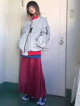 小野 さんの「サテンプリーツスカート」を使ったコーディネート