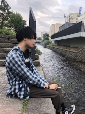 「A.P.C.（アーペーセー）のアイテム（スラックス）」を使った、かんのりょうさん（メンズ・170cm）の春コーディネート