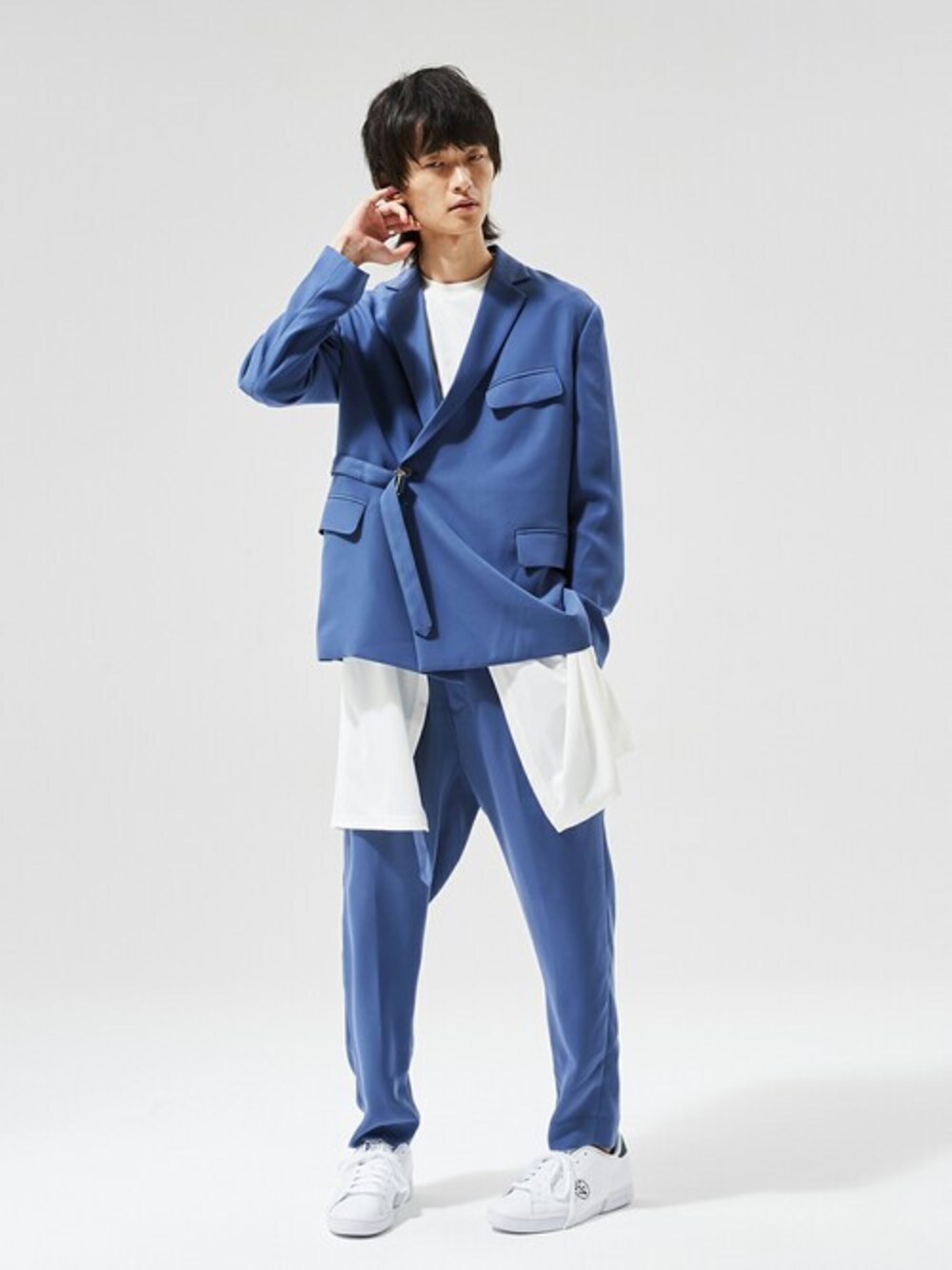 「セットアップ、anlio(anlio)、アンリオ(anlio)、セットアップスタイル、anlio、CULLNI、クルニ」｜「CULLNIの2020秋冬　タイロッケンジャケット（テーラードジャケット、ブルー系）」を使った、anlioさん（メンズ・186cm）の秋コーディネートの1枚目の写真