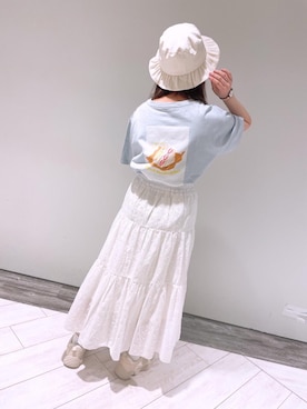 「バックプリント」｜「アイテム（スニーカー）」を使った、emsexcite　/　エムズエキサイトさん（レディース・153cm）の春コーディネート