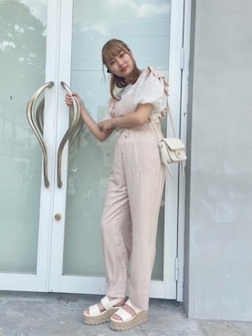 「ガーリーコーデ」｜「アイテム（サロペット/オーバーオール）」を使った、emsexcite　/　エムズエキサイトさん（レディース・160cm）の春コーディネート