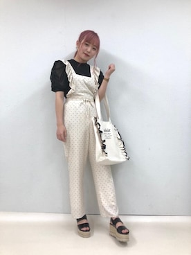 「アイテム（オールインワン・サロペット、ホワイト系）」を使った、emsexcite　/　エムズエキサイトさん（レディース・163cm）の春コーディネート