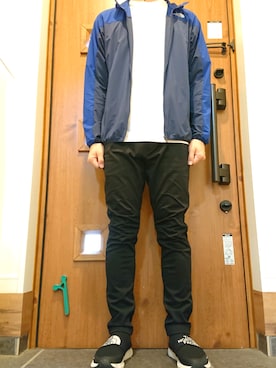 「ナイロンパーカー」｜「アイテム（チノパンツ）」を使った、ろびーさん（メンズ・165cm）の秋コーディネート