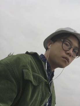 「アイテム（サンバイザー、ホワイト系）」を使った、TAIJISAWADAさん（メンズ・173cm）の秋コーディネート