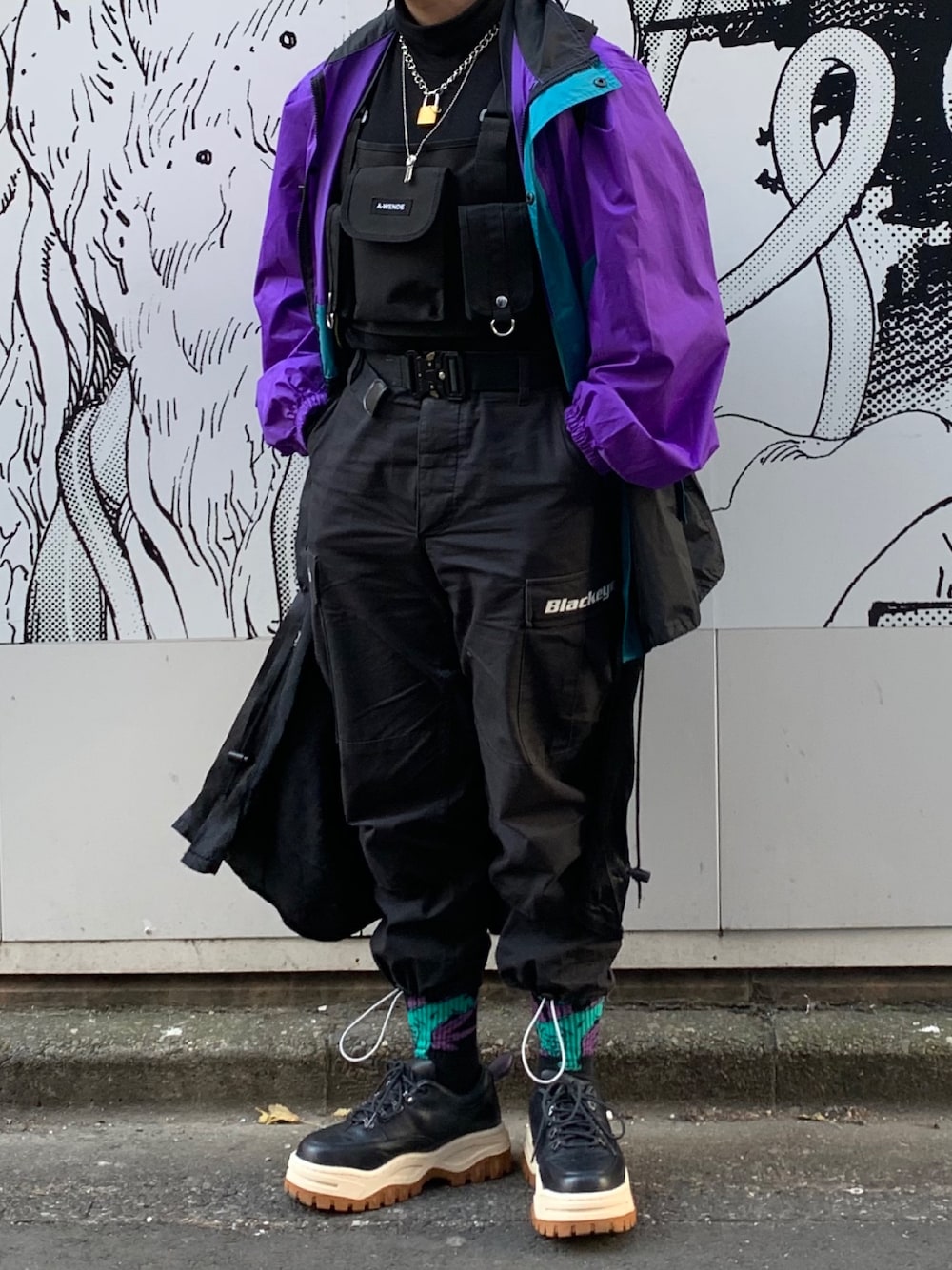 BlackEyePatchのカーゴパンツを使った人気ファッションコーディネート